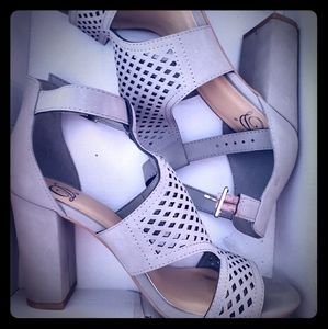 Gray heels
